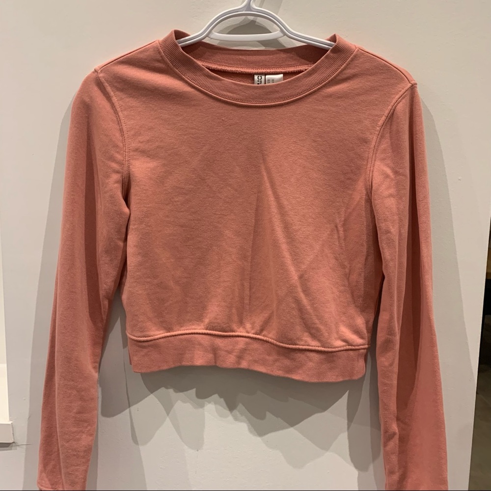 Divided crewneck
